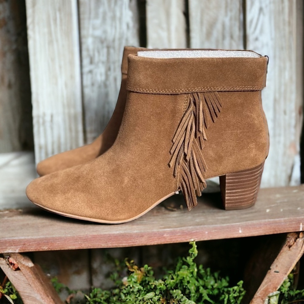 🌻NEW w/box Lucky Brand Zakina Oiled Suede Tan Fringe Detailed Booties Size 9.5